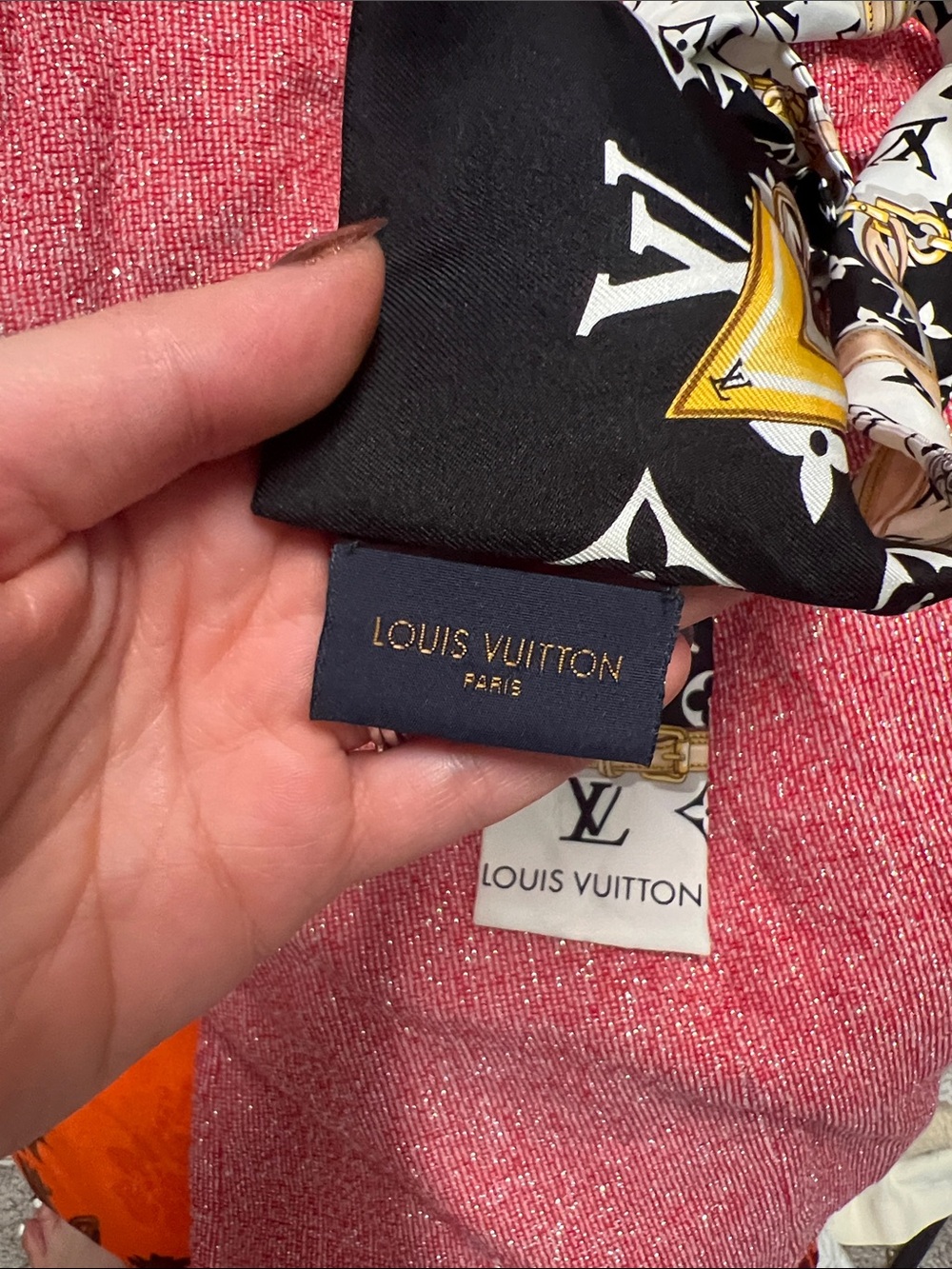 Authentic Louis Vuitton Black & White Chain Print Silk Scarf for Hair or Purse - Picture 3 of 4
